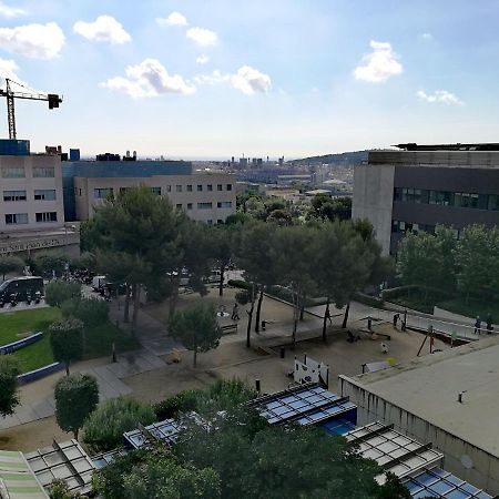 Amplio apartamento con terraza en zona muy tranquila Esplugues de Llobregat Exterior foto