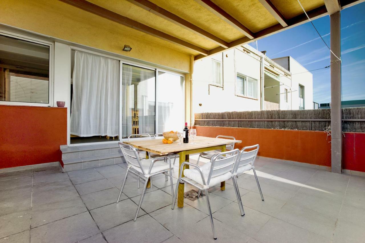 Amplio apartamento con terraza en zona muy tranquila Esplugues de Llobregat Exterior foto
