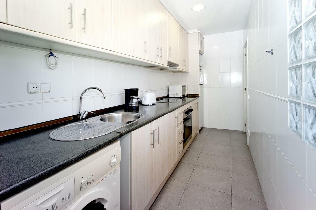 Amplio apartamento con terraza en zona muy tranquila Esplugues de Llobregat Exterior foto