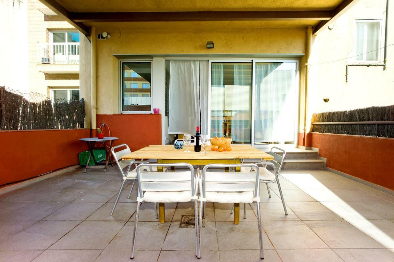 Amplio apartamento con terraza en zona muy tranquila Esplugues de Llobregat Exterior foto